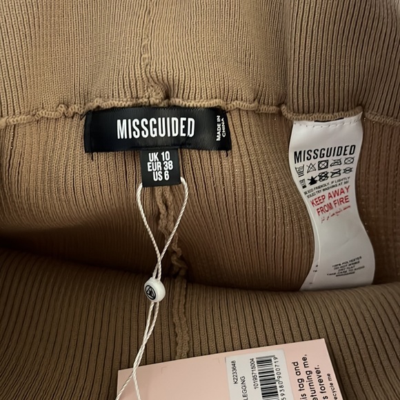 NWT Ribbed Basic Highwaisted Legging MISSGUIDED - Picture 3 of 4